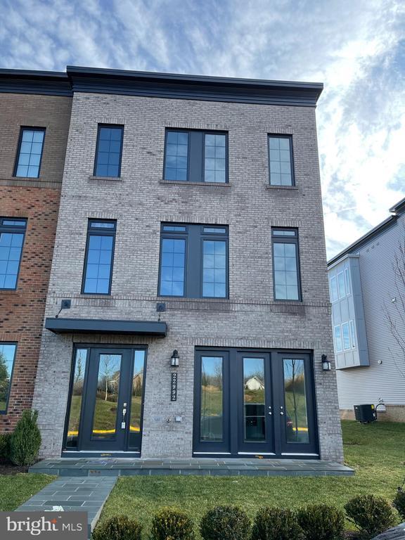 property at 22992 Brooksbank Square