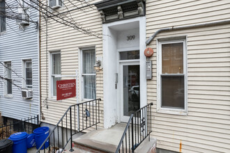 309 monroe St in Hoboken, NJ - Building Photo - Building Photo