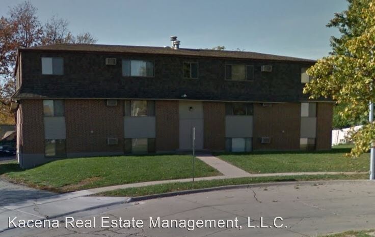 934 23rd Ave Pl in Coralville, IA - Building Photo