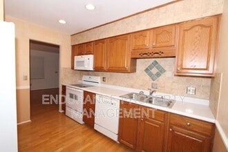 1184 Holz Ave in Cincinnati, OH - Building Photo - Building Photo