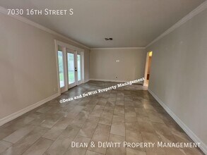 7030 16th St S in St. Petersburg, FL - Building Photo - Building Photo