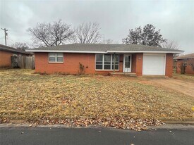 1019 N Randall Rd in Weatherford, OK - Building Photo