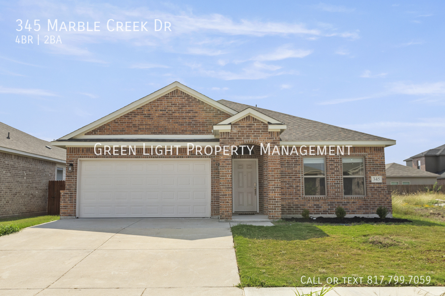 345 Marble Creek Dr in Fort Worth, TX - Foto de edificio