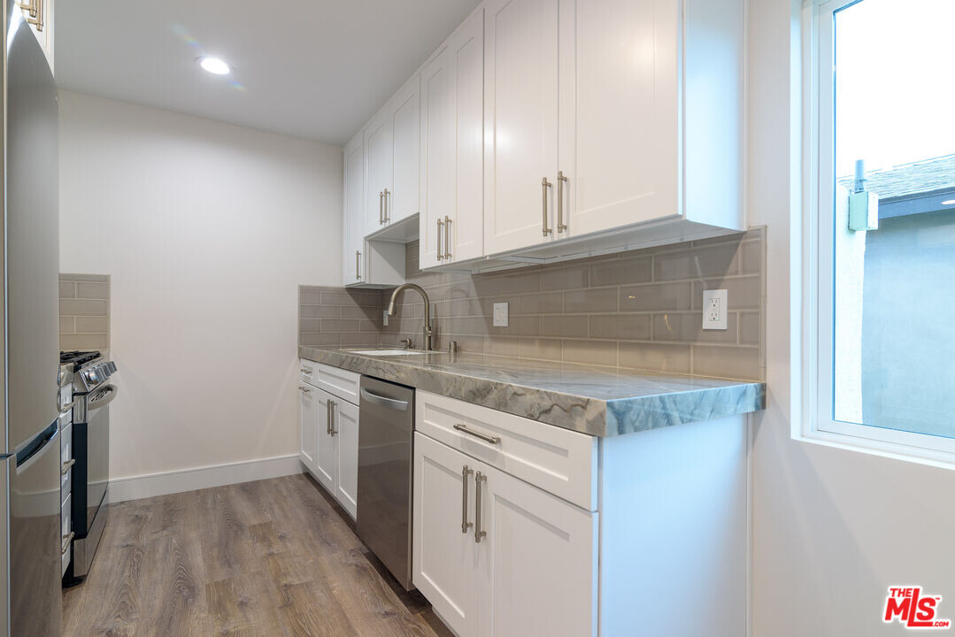 1310 W Valencia Dr in Fullerton, CA - Building Photo