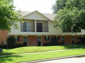 Plantation West in Hurst, TX - Foto de edificio - Building Photo