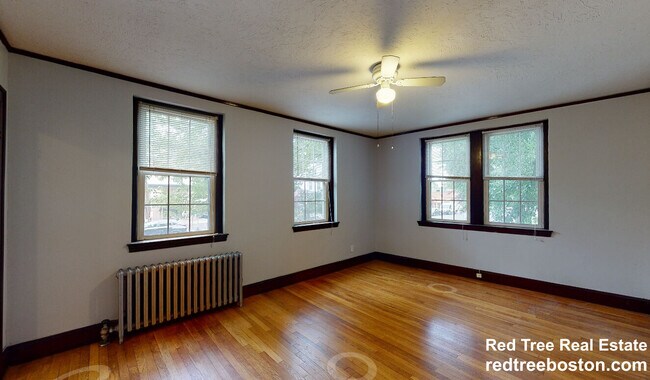 119 College Ave, Unit 2 in Somerville, MA - Foto de edificio - Building Photo