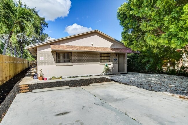 property at 511 SW 15th St