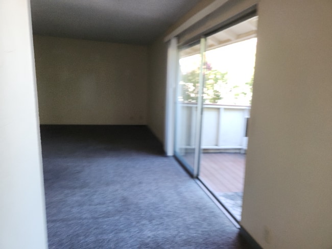 4260 Clayton Rd in Concord, CA - Building Photo - Building Photo