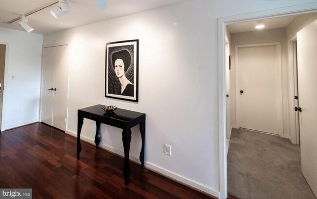 11500 Fairway Dr in Reston, VA - Building Photo - Building Photo