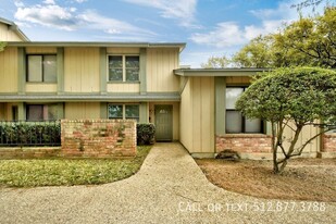 903 W Village Ln in Austin, TX - Building Photo