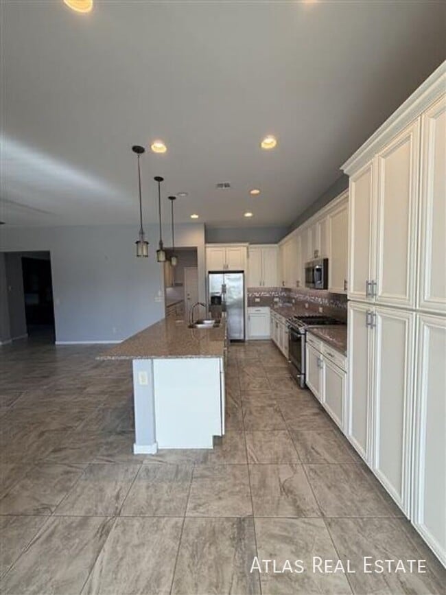 16961 W Holly St in Goodyear, AZ - Building Photo - Building Photo