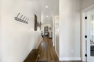 9240 W Thor Dr in Boise, ID - Building Photo - Building Photo