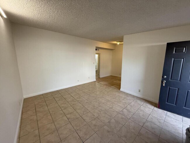 1905 Stewart Ave in Las Vegas, NV - Building Photo - Building Photo