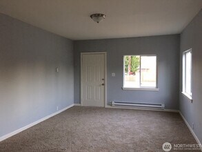 305 M St SE in Auburn, WA - Foto de edificio - Building Photo