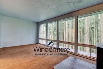 523 Hill Valley Dr in Coupeville, WA - Building Photo - Building Photo