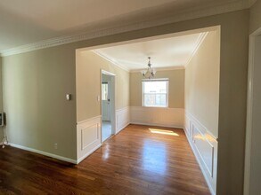 10620 Holman Ave in Los Angeles, CA - Foto de edificio - Building Photo