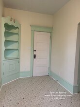 143 4th Ave NW, Unit D in Puyallup, WA - Foto de edificio - Building Photo