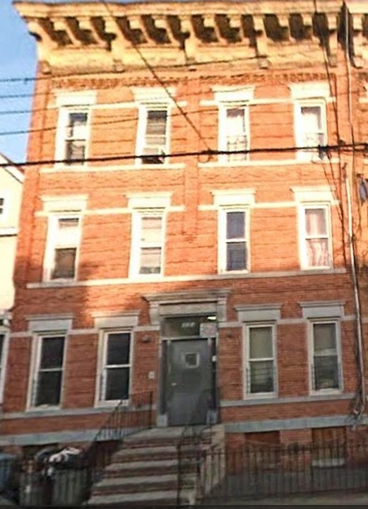 433 Lincoln Ave in Brooklyn, NY - Building Photo