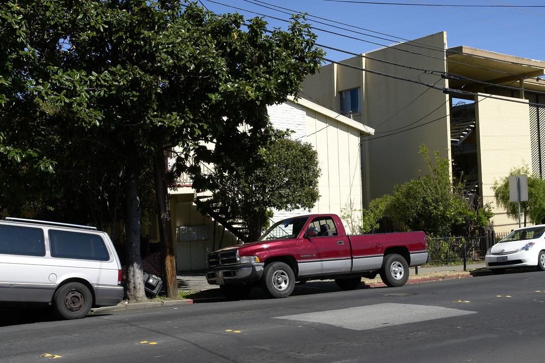 112 Redwood Ave in Redwood City, CA - Building Photo