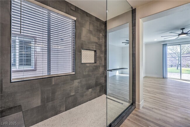 10487 Val Piora St in Las Vegas, NV - Foto de edificio - Building Photo