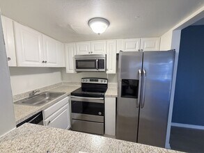 2527 N Alafaya Trail in Orlando, FL - Building Photo - Building Photo