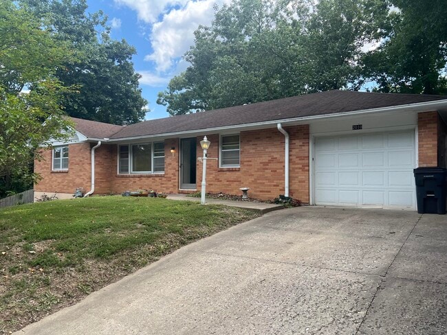 property at 2010 W Rollins Rd