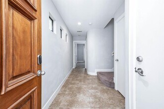 650 Westcross St in Houston, TX - Building Photo - Building Photo