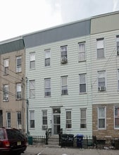 243-245 New York Ave in Jersey City, NJ - Foto de edificio - Building Photo