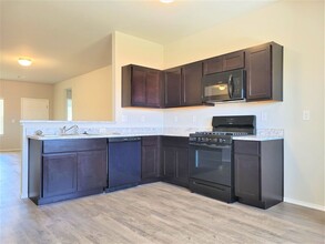 21215 Winding Brook in Harrah, OK - Building Photo - Building Photo
