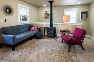 1355 NW Baltimore Ave in Bend, OR - Building Photo