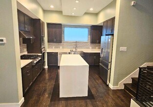 1211 Thompson St in Houston, TX - Building Photo - Building Photo