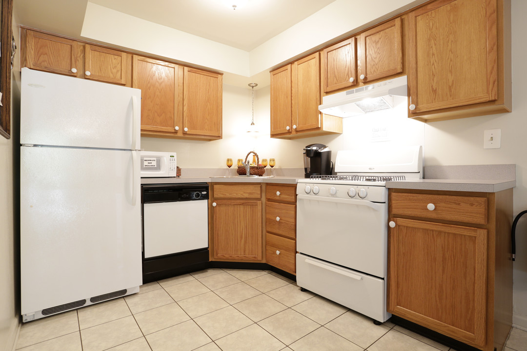 ALLISON APARTMENTS in Marlton, NJ - Building Photo