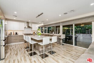 19715 Greenbriar Dr in Los Angeles, CA - Building Photo