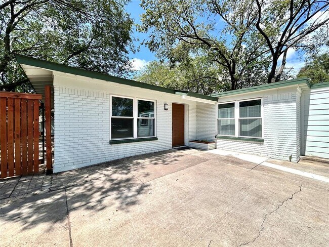 2309 Devonshire Dr in Austin, TX - Building Photo - Building Photo