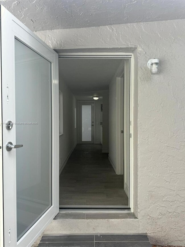 858 NW 29th Terrace in Miami, FL - Building Photo - Building Photo