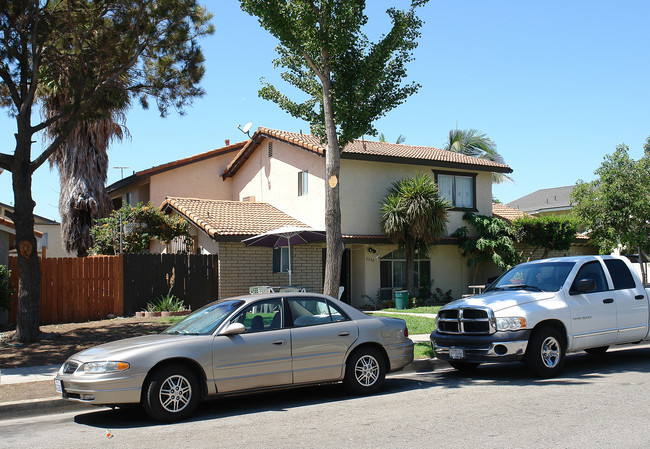 2050 N Highland St in Orange, CA - Building Photo - Building Photo