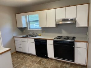 405 E Jackson St in Ozark, MO - Building Photo - Building Photo