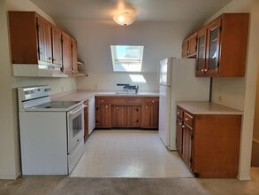 1029 Quentin Rd, Unit 2nd Fl in Lebanon, PA - Foto de edificio - Building Photo