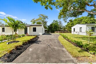 15920 NW 17th Ave in Miami Gardens, FL - Building Photo - Building Photo