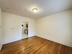 824 W Waveland Ave, Unit A08W in Chicago, IL - Building Photo - Building Photo