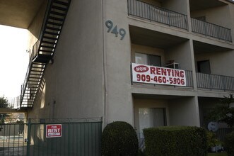 Vine Ave in Ontario, CA - Foto de edificio - Building Photo