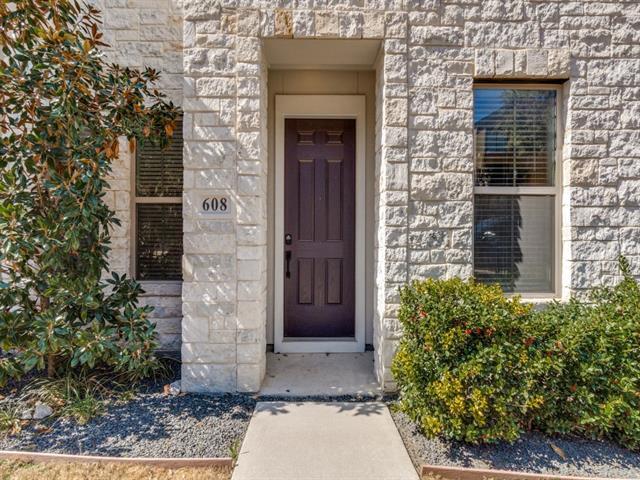 608 Aspen Valley Ln in Dallas, TX - Building Photo - Building Photo