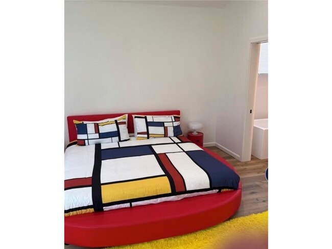 1013 Gardner St in Wayzata, MN - Building Photo - Building Photo