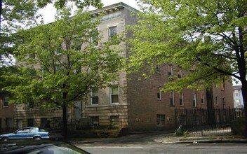 2914 11th St NW in Washington, DC - Foto de edificio - Building Photo