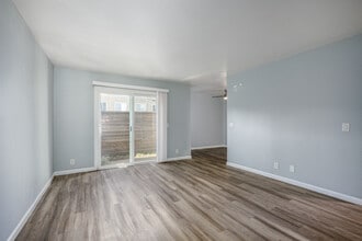 Midtown Breeze in Sacramento, CA - Building Photo - Interior Photo