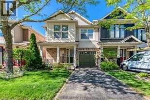 2218 Shadetree Ave in Burlington, ON - Building Photo