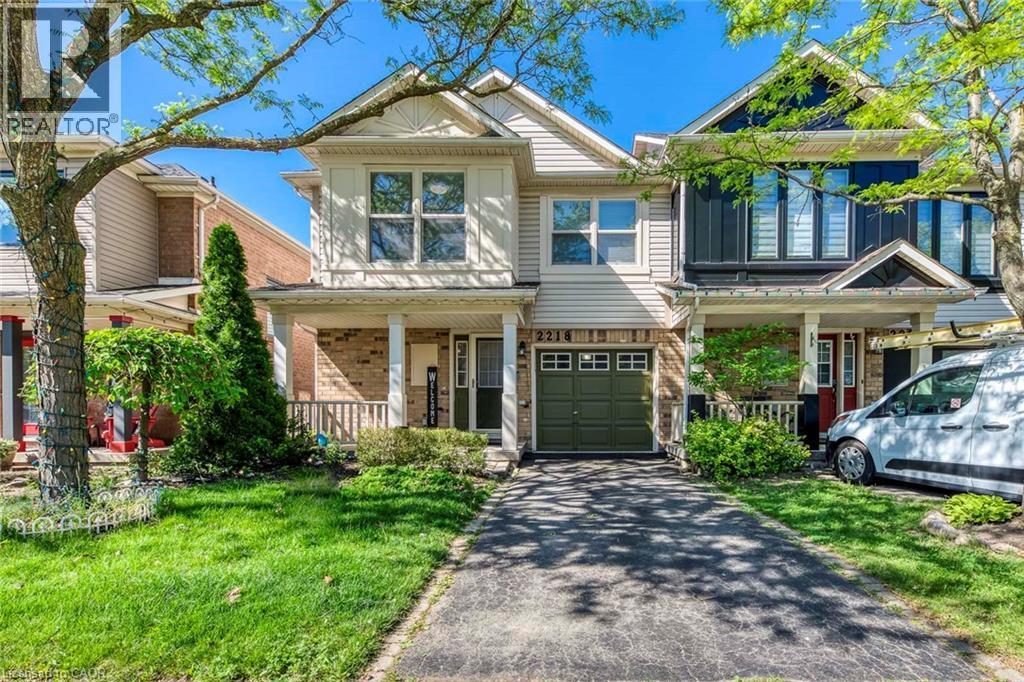 2218 Shadetree Ave in Burlington, ON - Building Photo