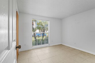 7923 Woodvine Cir in Tampa, FL - Building Photo - Building Photo
