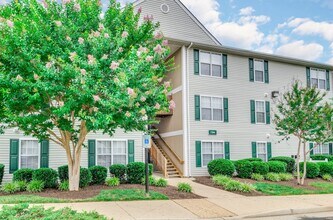 Soldiers Ridge Apartments in Manassas, VA - Foto de edificio - Building Photo