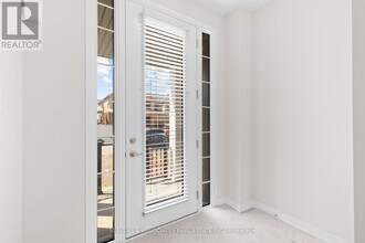 16 Crossmore Cres in Cambridge, ON - Building Photo - Building Photo